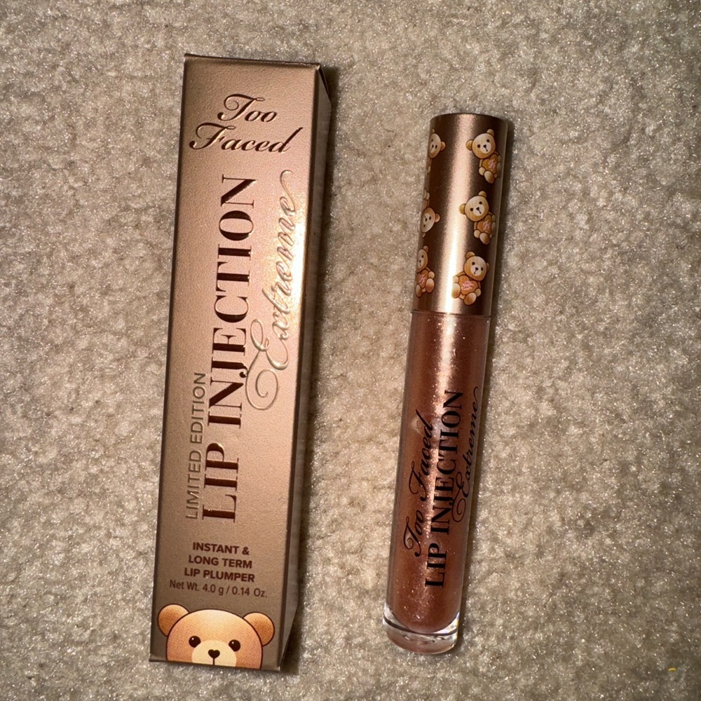 **Limited Edition** Too Faced Lip injection extreme